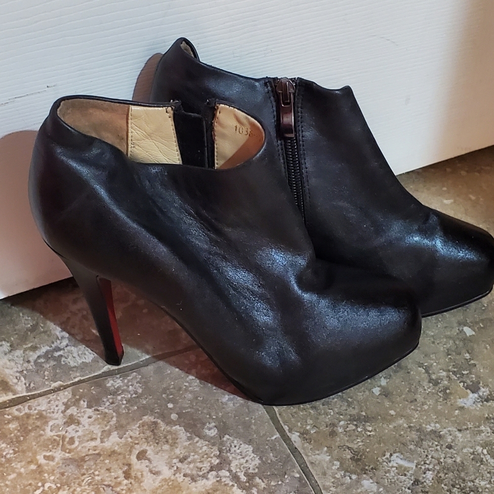 Ankle booties